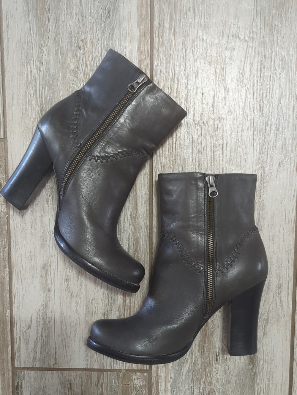 Dark Gray Genuine Leather Whipstich Detailed Ankle Boots Size 9